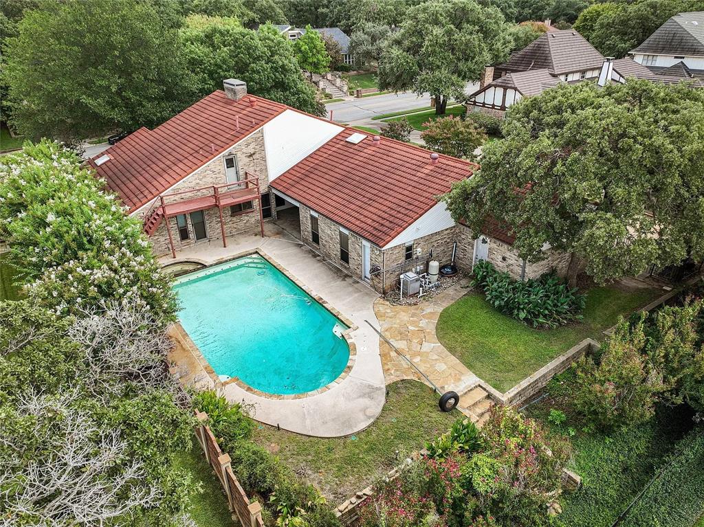 3827 Ashbury Lane Property Photo 4