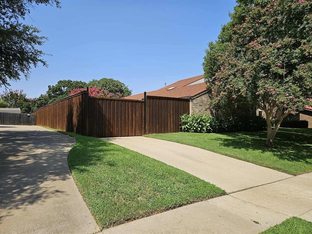 3827 Ashbury Lane Property Photo 8