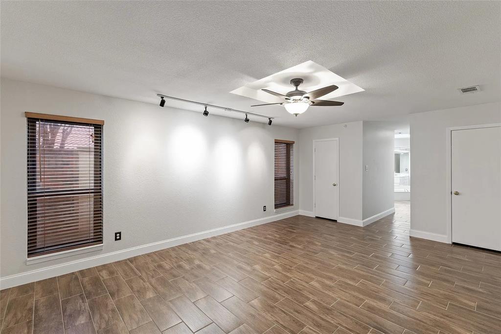 3827 Ashbury Lane Property Photo 16