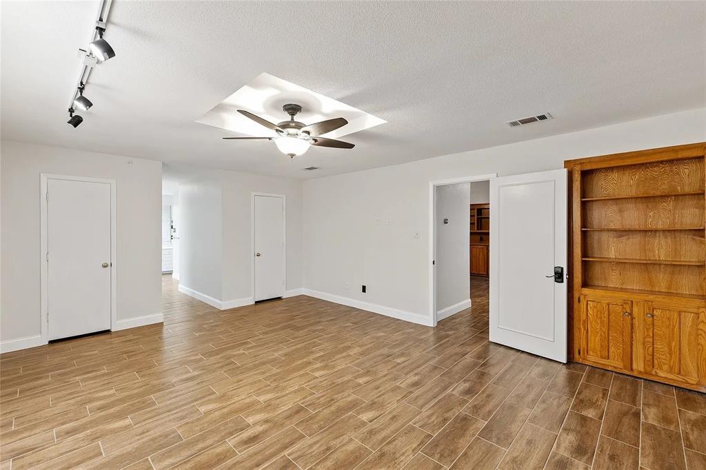 3827 Ashbury Lane Property Photo 17