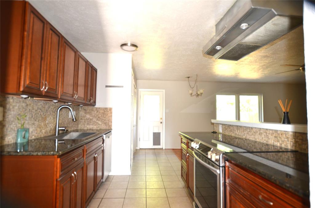 114 W Way Drive Property Photo 3