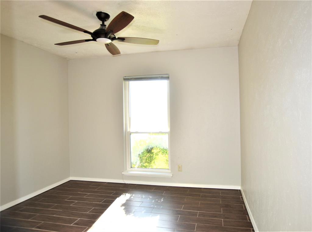 114 W Way Drive Property Photo 6