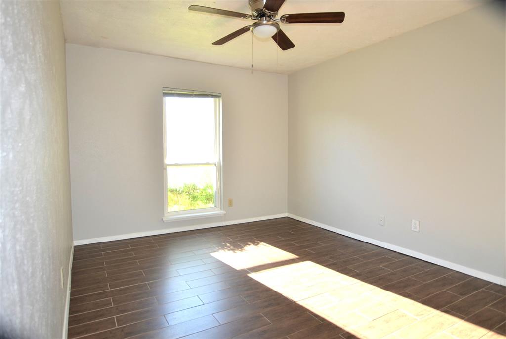 114 W Way Drive Property Photo 7