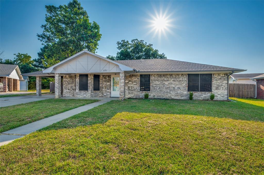 101 Sara Court Property Photo 1