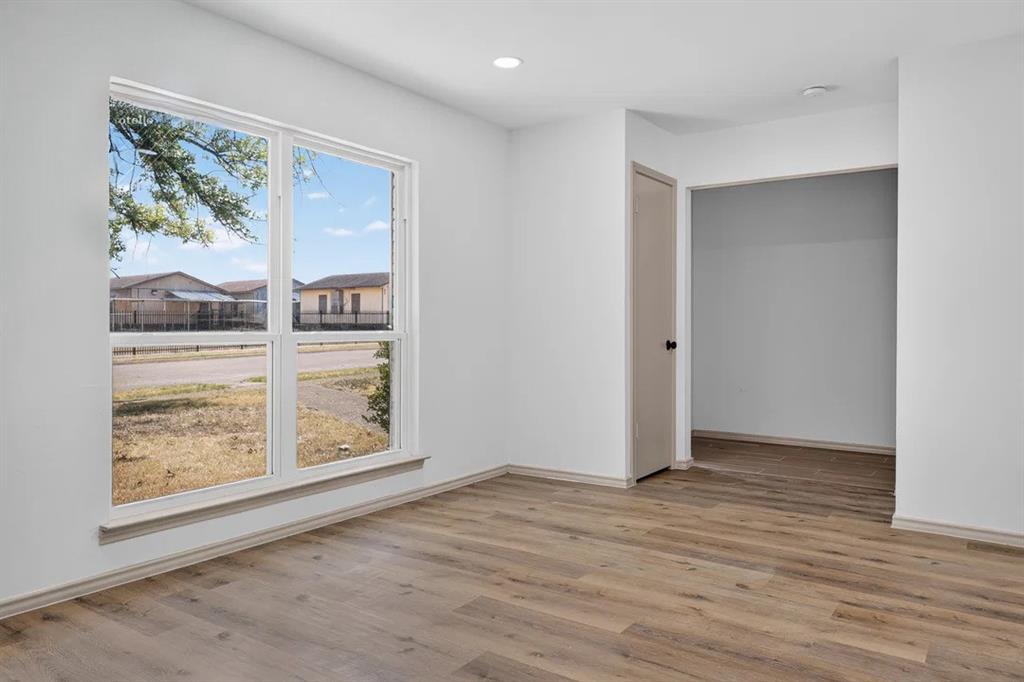 3811 Ovid Avenue Property Photo 3