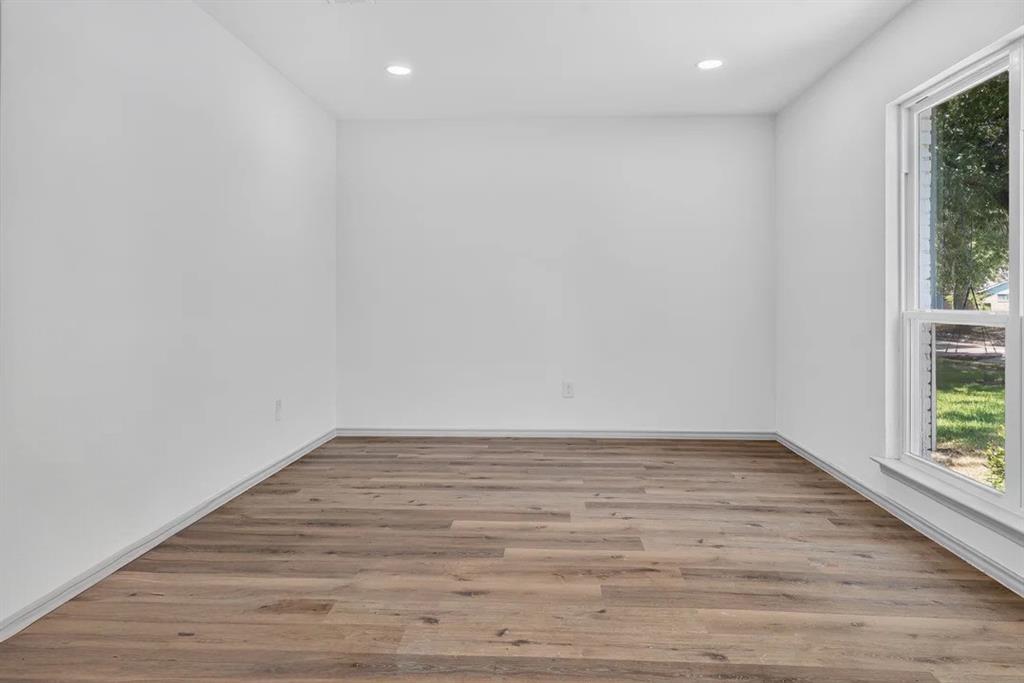 3811 Ovid Avenue Property Photo 4