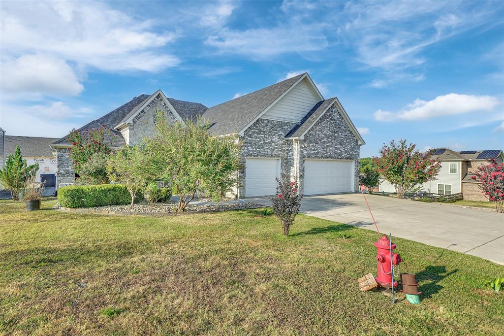701 Overland Trail Property Photo 4