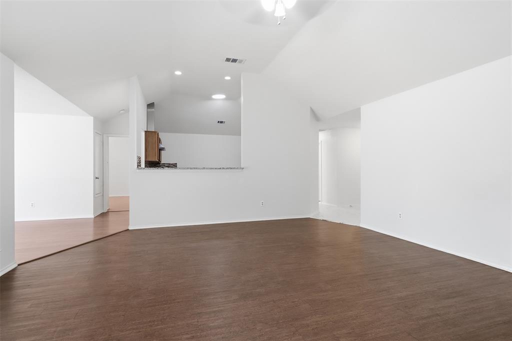 2866 White Oak Drive Property Photo 5