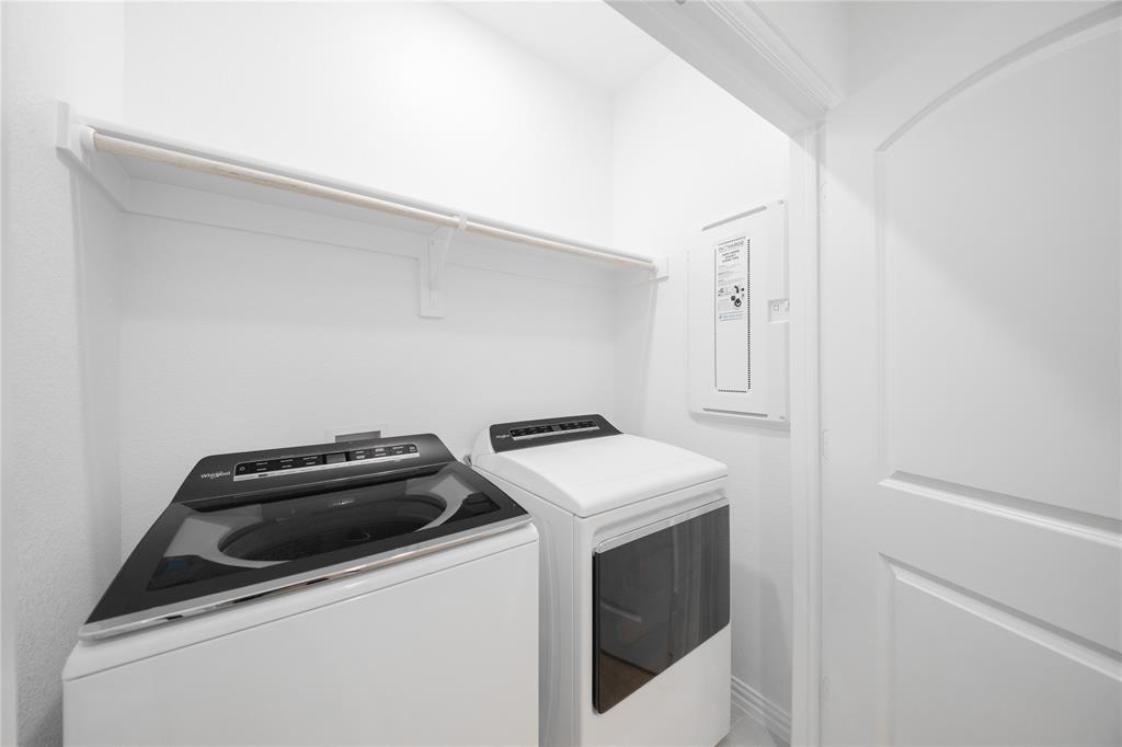 2506 Hawkins Street Property Photo 9