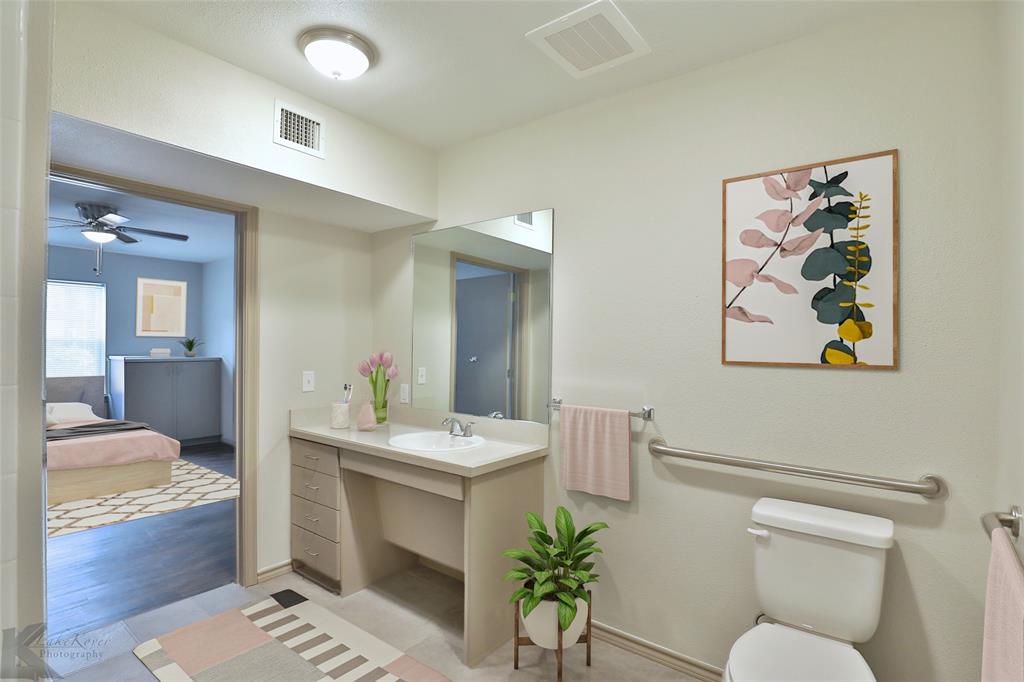 2800 Sayles Boulevard 02 A Property Photo 5