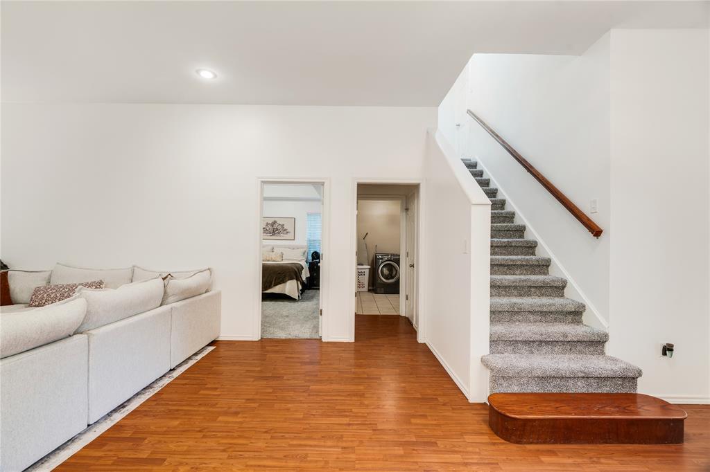139 Parc Ouest Drive Property Photo 3