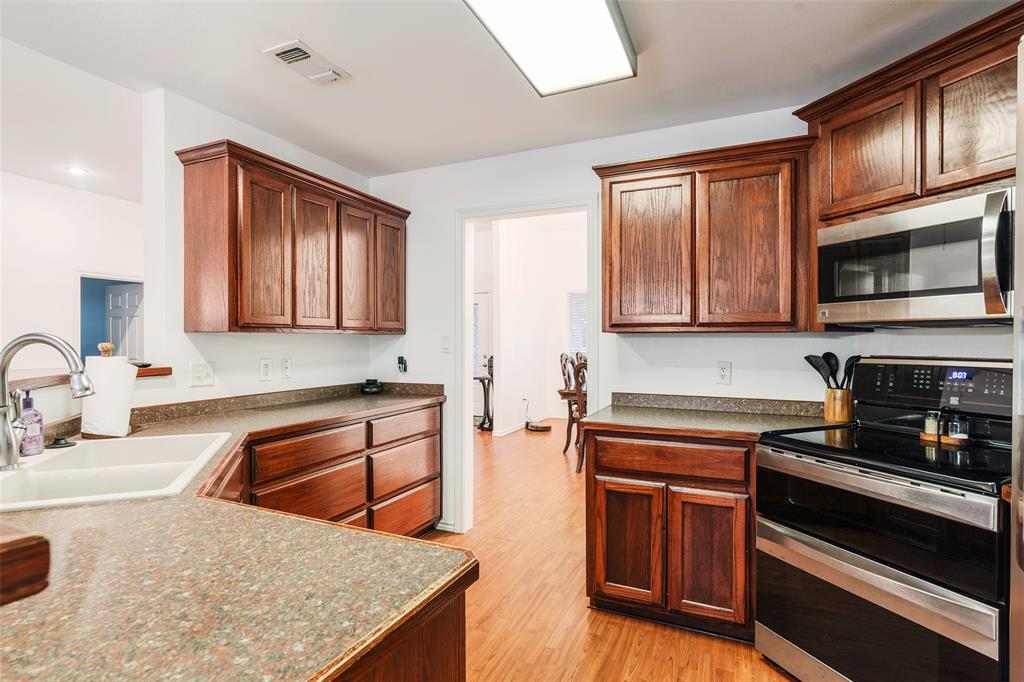 139 Parc Ouest Drive Property Photo 9