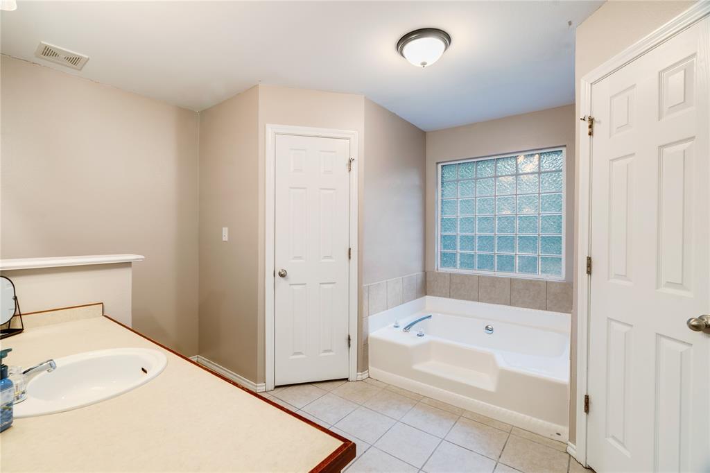 139 Parc Ouest Drive Property Photo 13