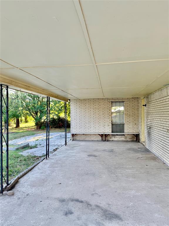 701 W 9th Street Property Photo 5
