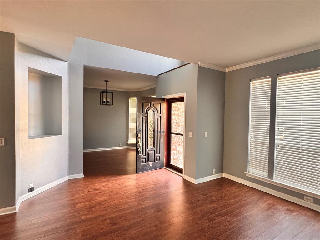 7585 Ravenhill Drive Property Photo 7