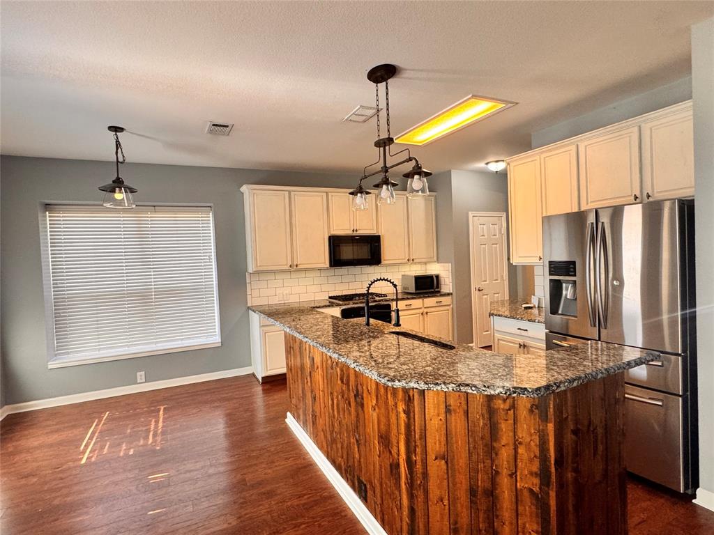 7585 Ravenhill Drive Property Photo 16