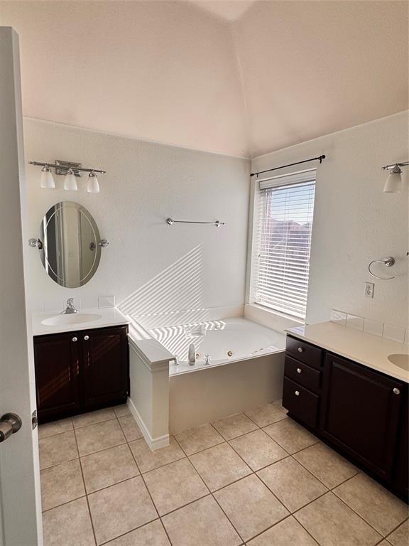 7585 Ravenhill Drive Property Photo 27