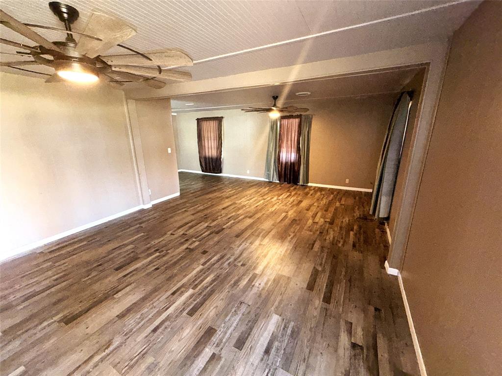 1211 W 12th Street Property Photo 10