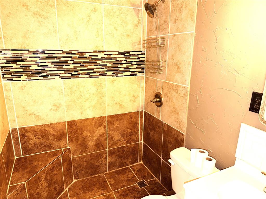 1211 W 12th Street Property Photo 20