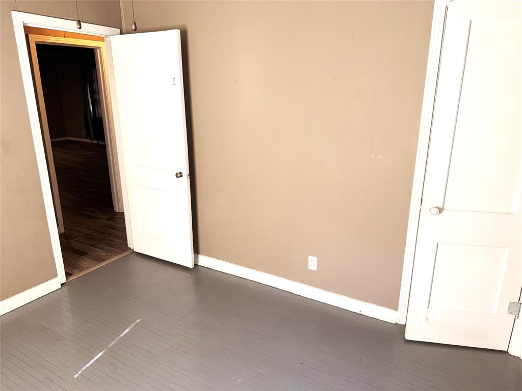 1211 W 12th Street Property Photo 23