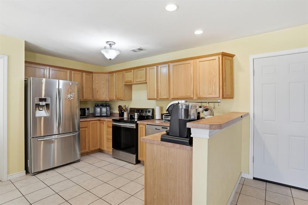 921 Calder Street Property Photo 10