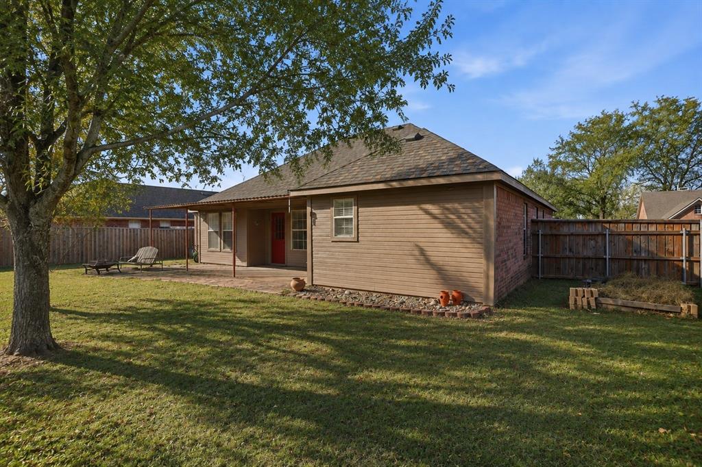 921 Calder Street Property Photo 23