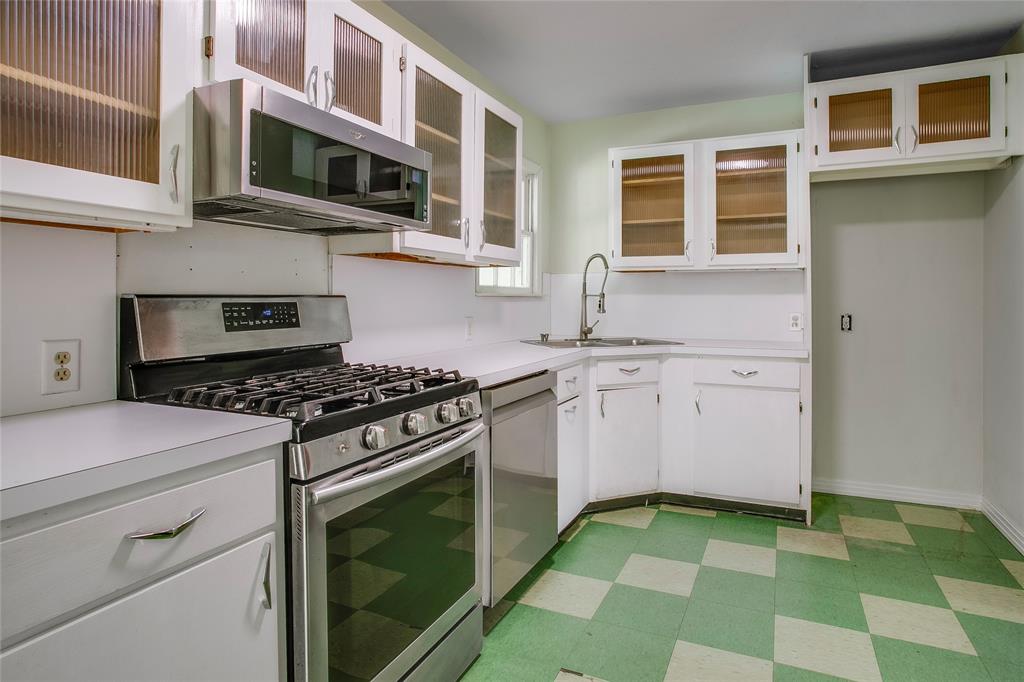 1806 Lakeland Drive Property Photo 10