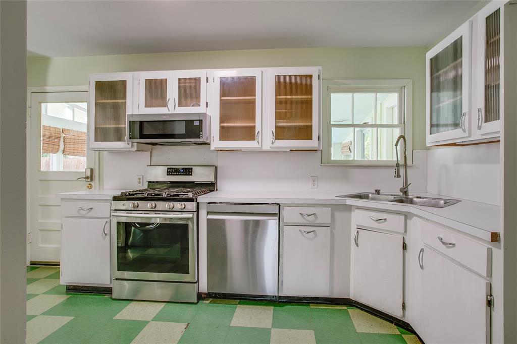 1806 Lakeland Drive Property Photo 11