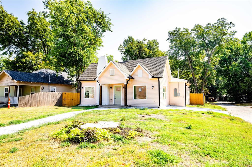 606 Davis Street Property Photo 1