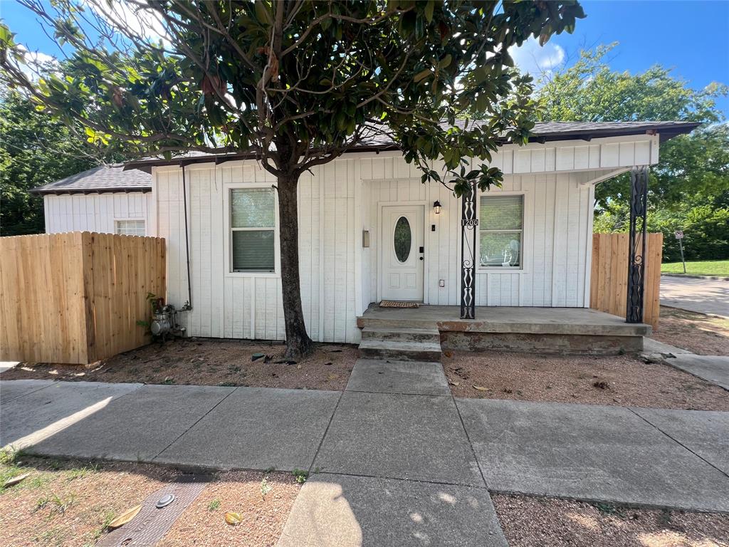 1200 New York Avenue Property Photo 1
