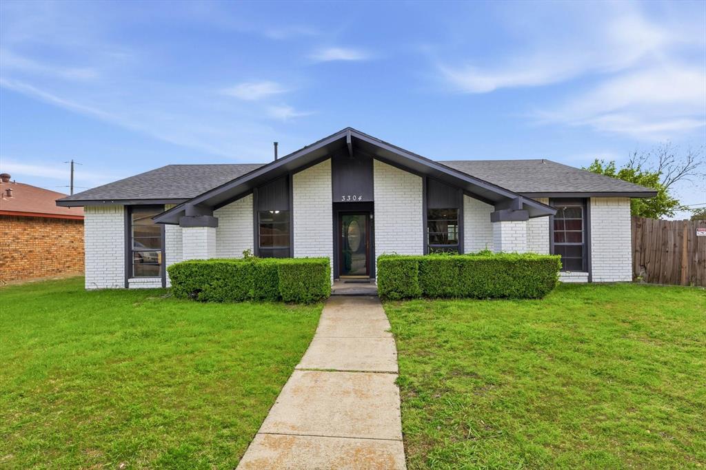 3304 Bellingham Court Property Photo 1