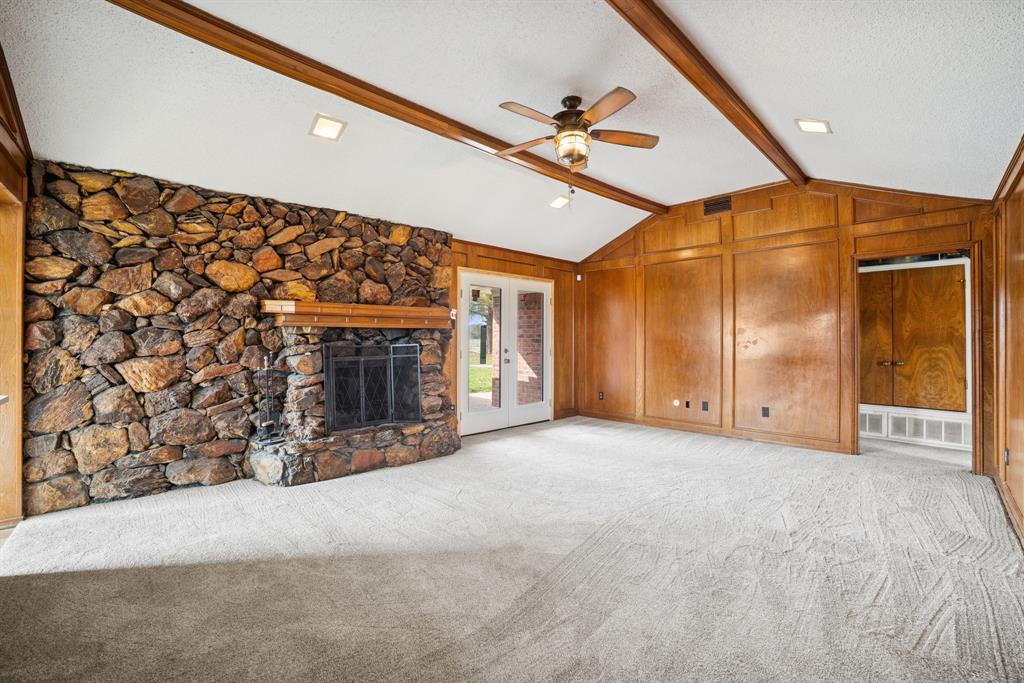 8076 Fm 35 Road Property Photo 5