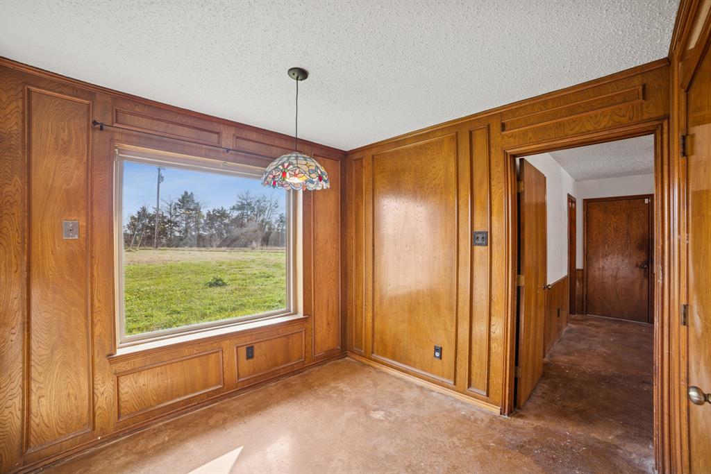 8076 Fm 35 Road Property Photo 7
