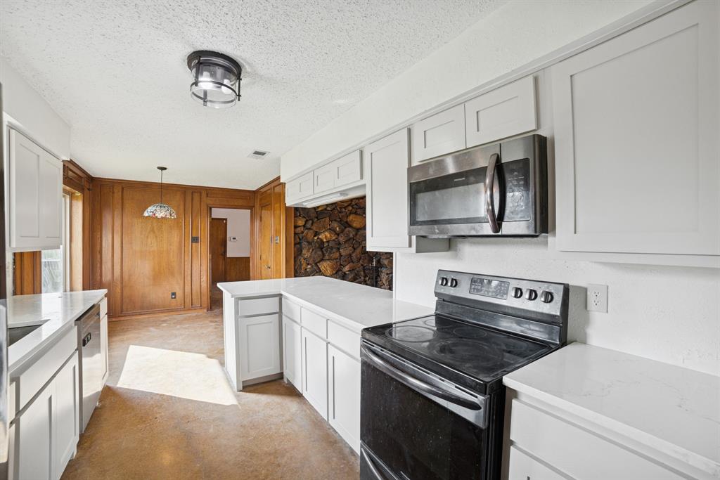 8076 Fm 35 Road Property Photo 9
