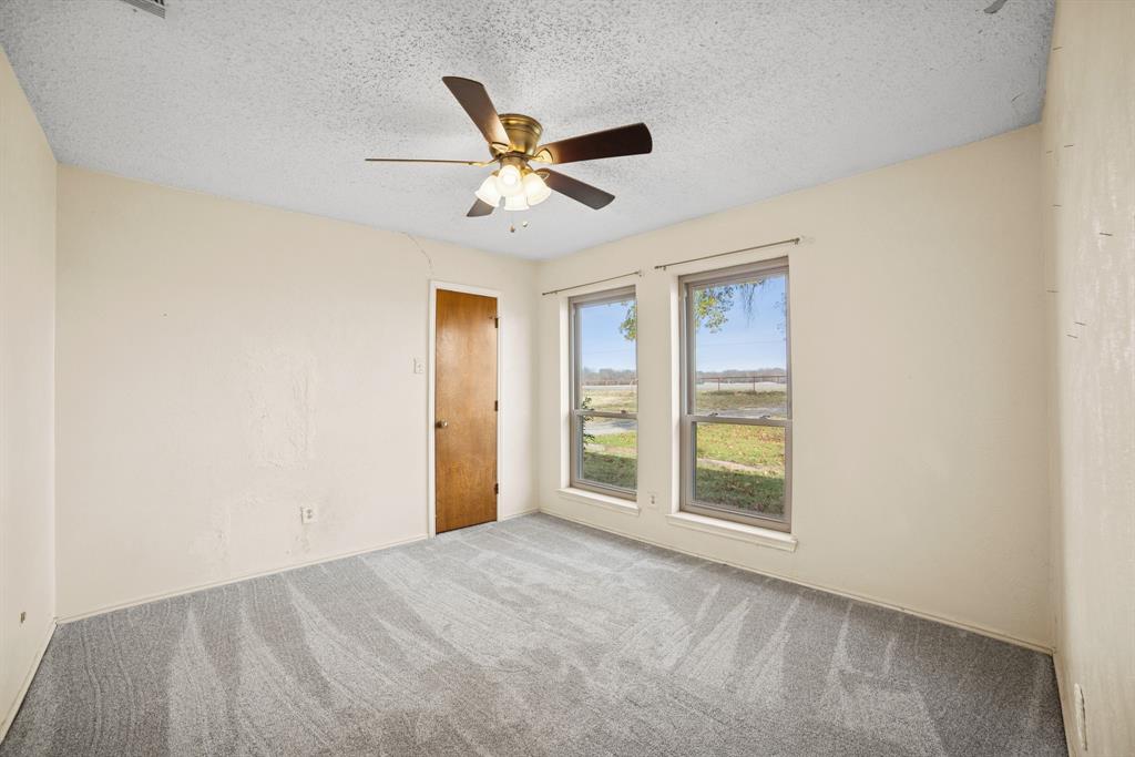 8076 Fm 35 Road Property Photo 17