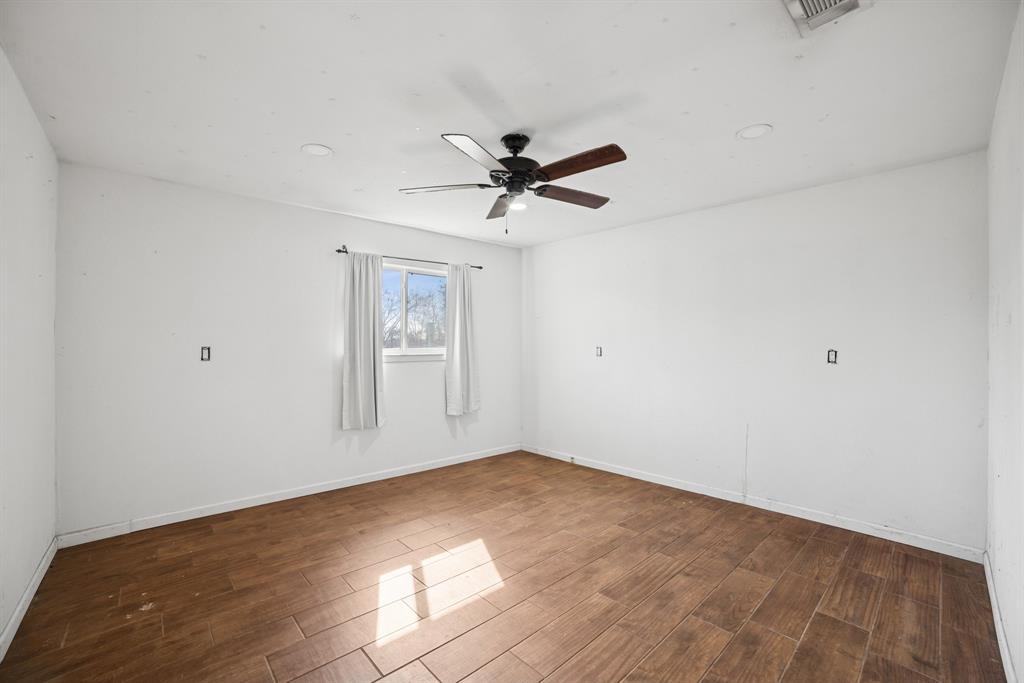 8076 Fm 35 Road Property Photo 22