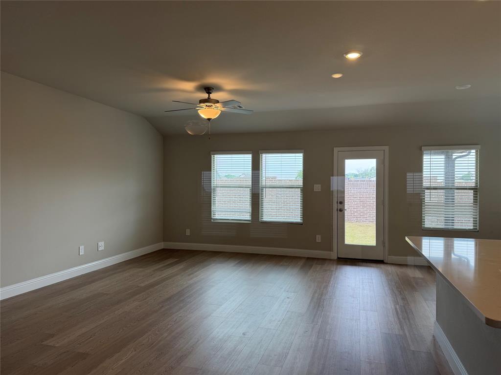 1093 Eagle Run Lane Property Photo 5