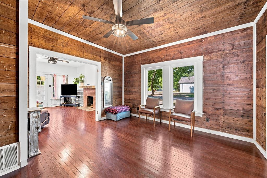 202 E Avenue Property Photo 17