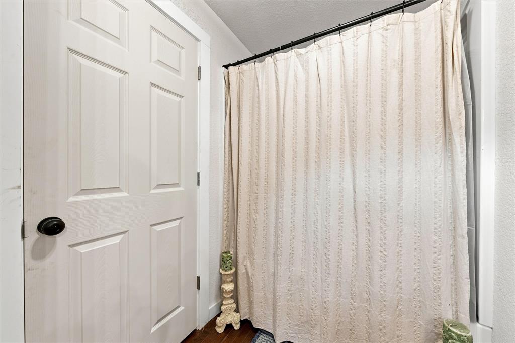 202 E Avenue Property Photo 23