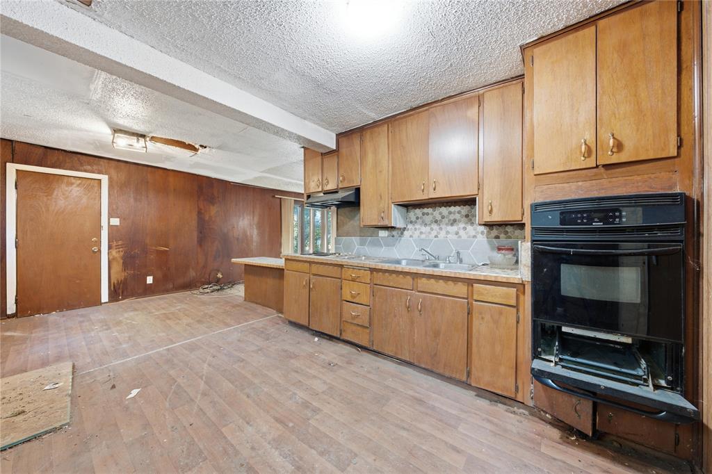 915 Dawson Street Property Photo 6