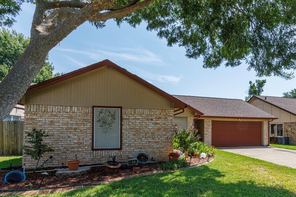 6912 Lyndale Drive Property Photo 1