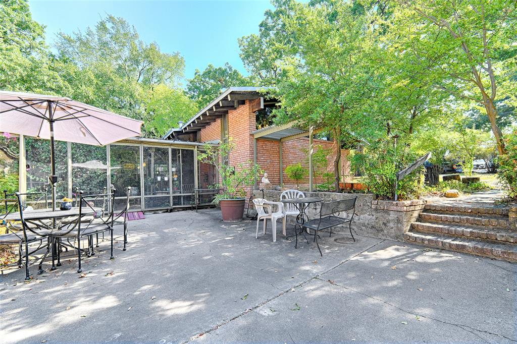 1101 Owenwood Drive Property Photo 4
