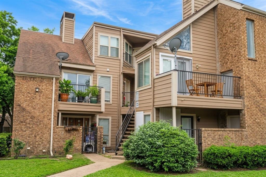 9813 Walnut Street G 201 Property Photo 1