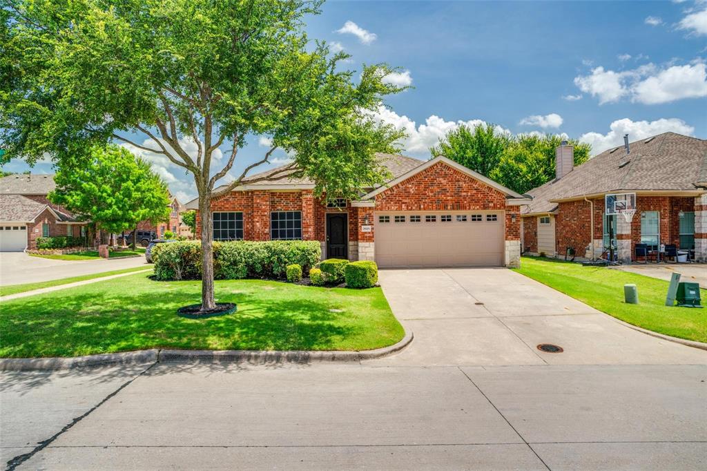 3925 La Tierra Linda Trail Property Photo 2