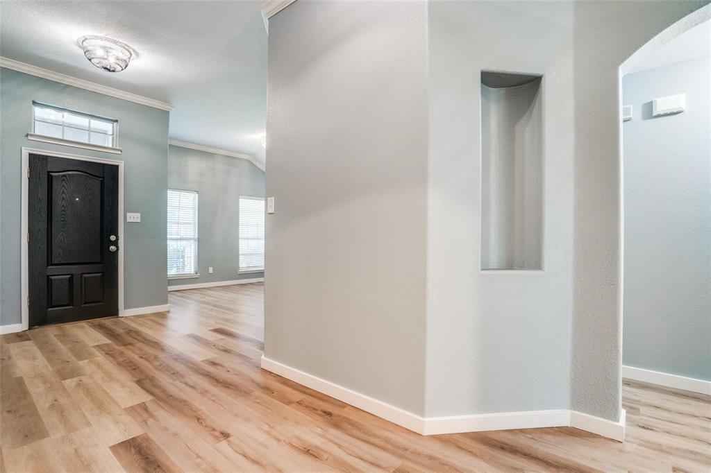 3925 La Tierra Linda Trail Property Photo 4