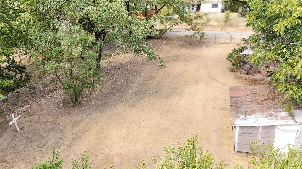 421 Houston Avenue Property Photo 8