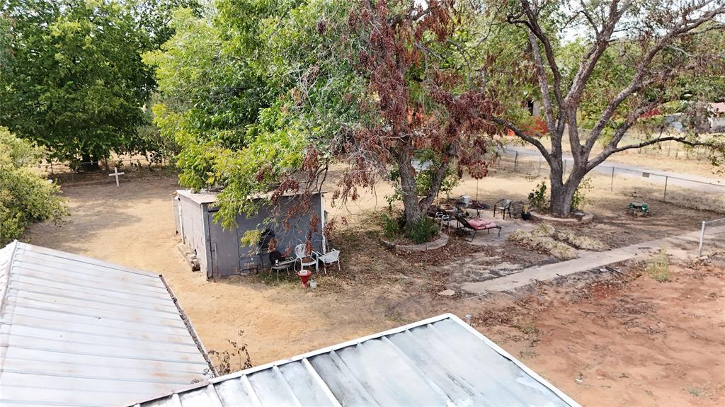 421 Houston Avenue Property Photo 11