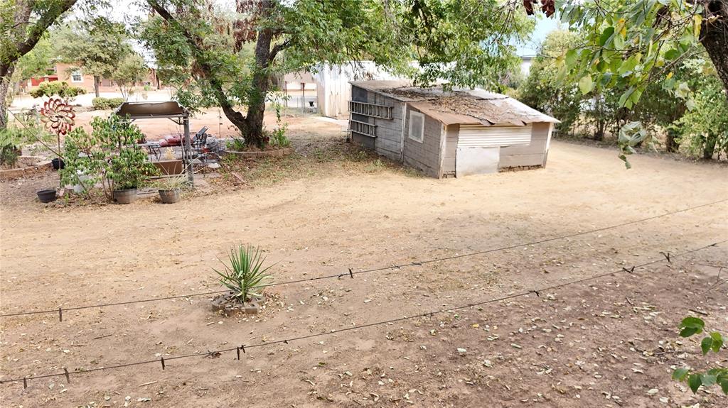 421 Houston Avenue Property Photo 12