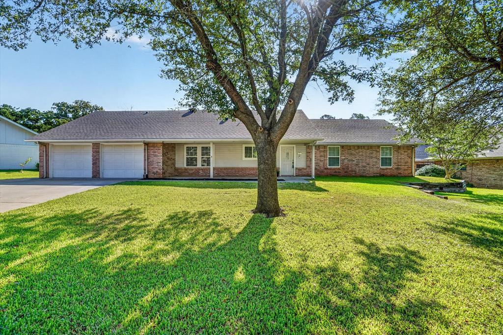 215 Mistletoe Lane