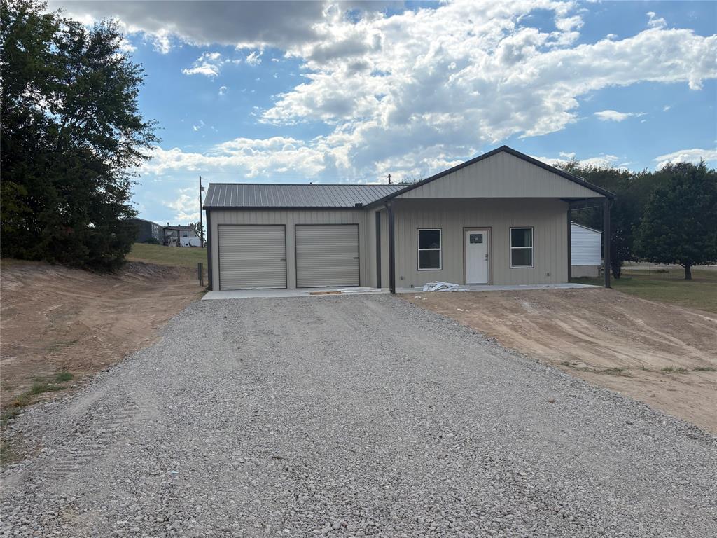 215 Quanah Property Photo 1